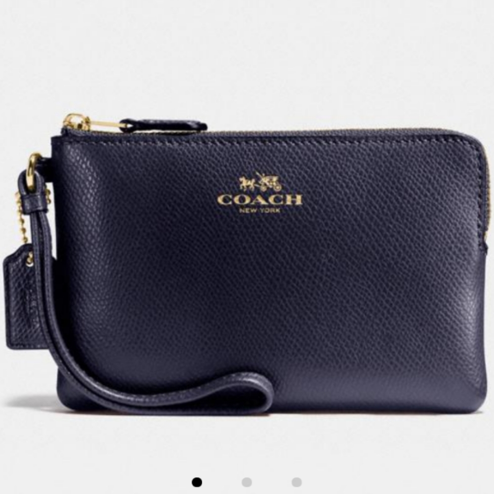 Corner Zip Wristlet